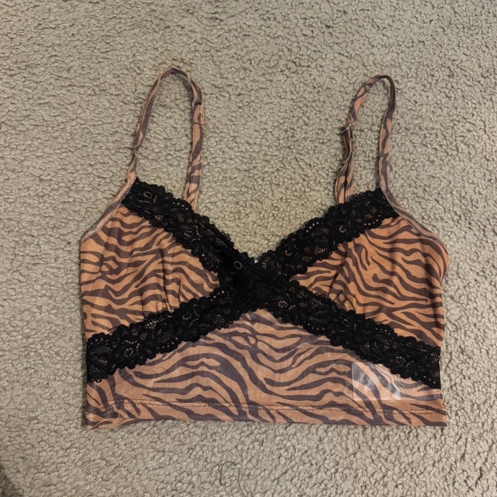 Tiger Print Lace Trim Crop Tank Top